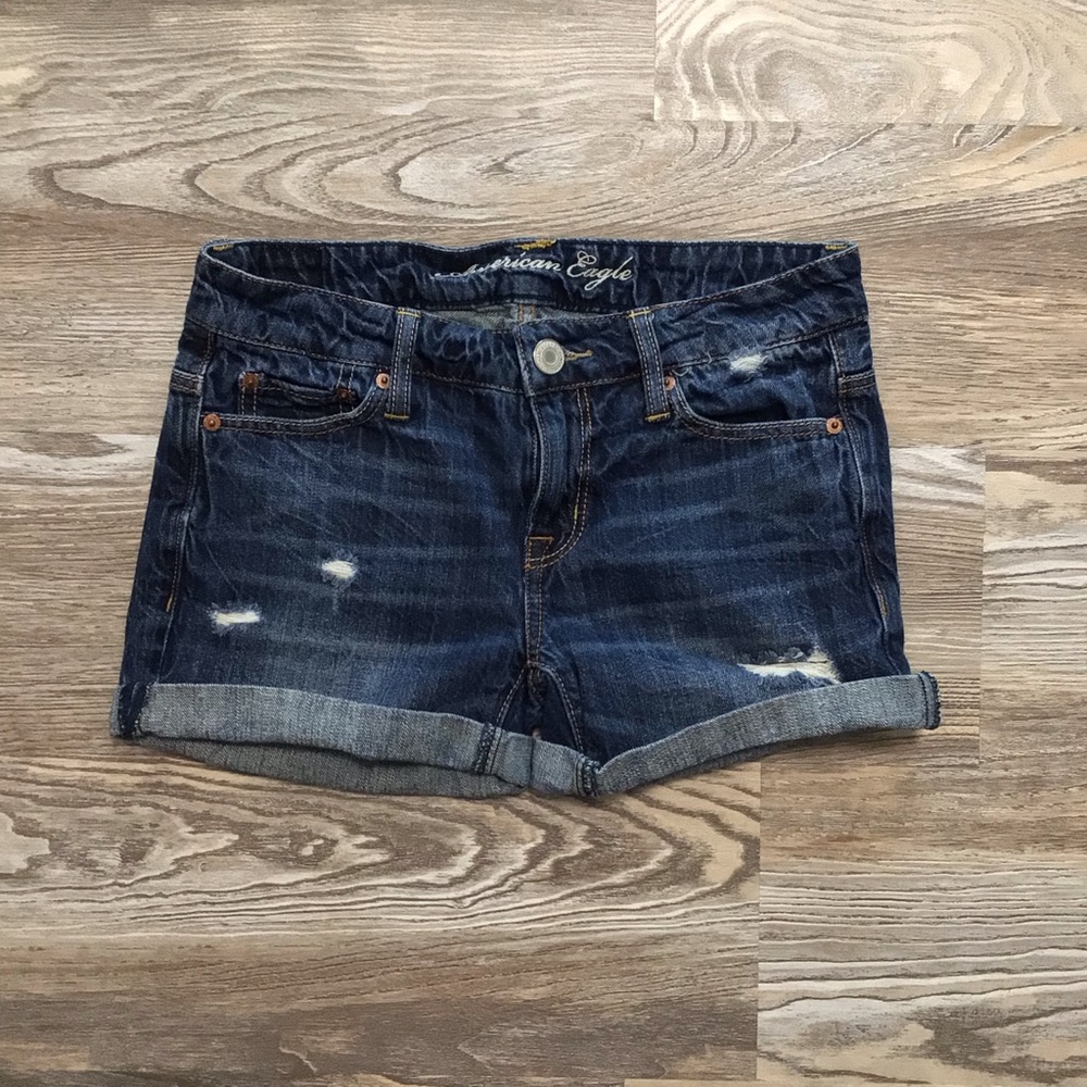American Eagle Mid Rise Distressed Cut Off Jeans 00
